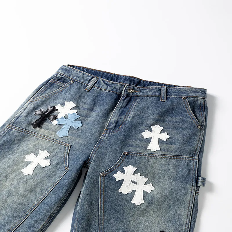 P290 💰 (Top version) chrome hearts ss25 blue, black, blue and white grained leather denim workwear logging pants. Styles with different wash textures, very friendly to people with thin legs and thick legs. The slightly flared version is very flattering to the leg shape. The moderate length is timeless and easy to match. It is the basic styling foundation for various styles. It is a must-have in the wardrobe! The fabric is stiff but also makes the upper body soft without losing texture. The washing process is even more perfect. It is a must-have item for everyone! ! !  Color: blue Size: 30-32-34-36 30 32 34 36 Waist circumference 80 85 90 95 Sitting circumference 105 110 115 120 Foot opening 46 47 48 49 External length 102 103 104 105